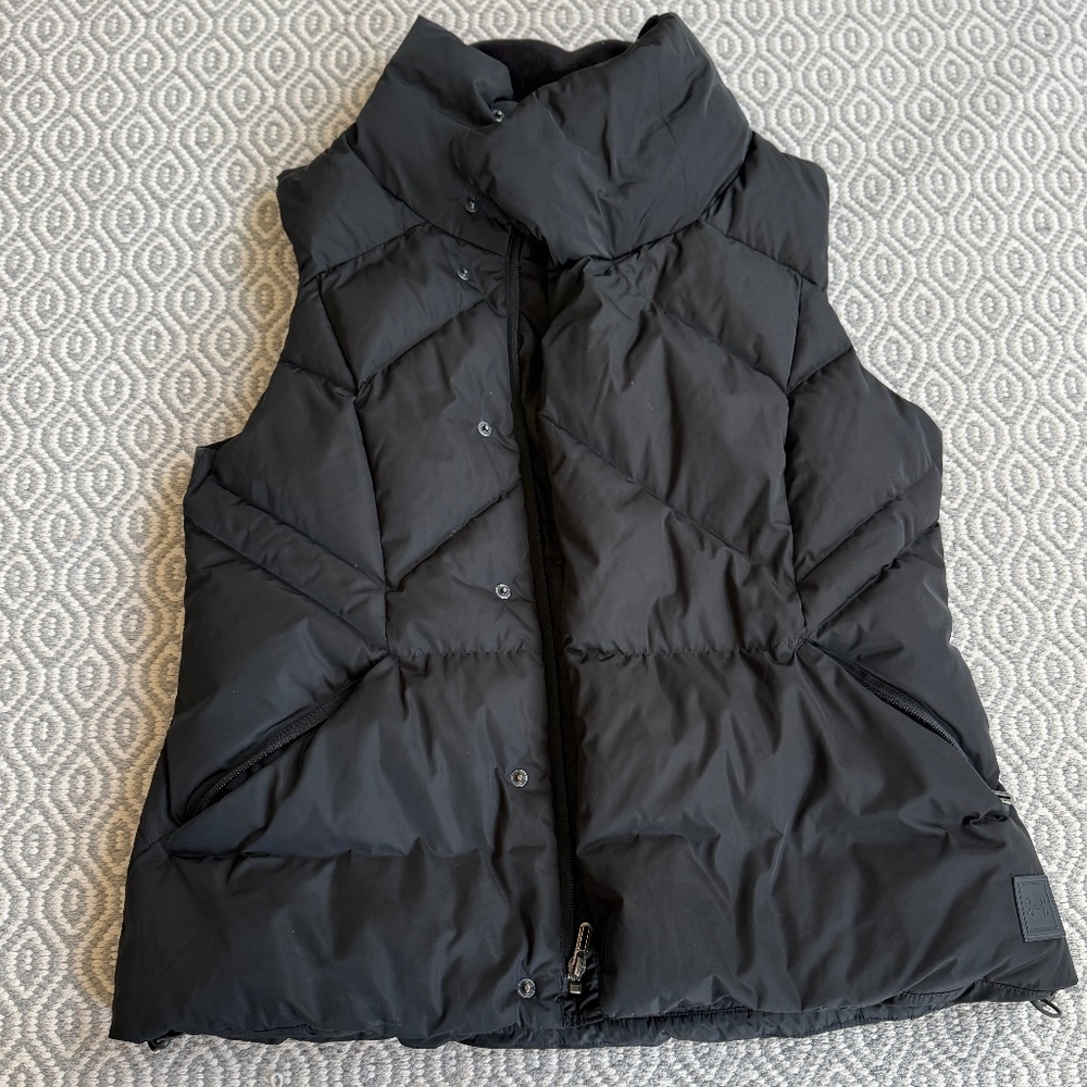 Under Armour Down Vest - Black, size Large